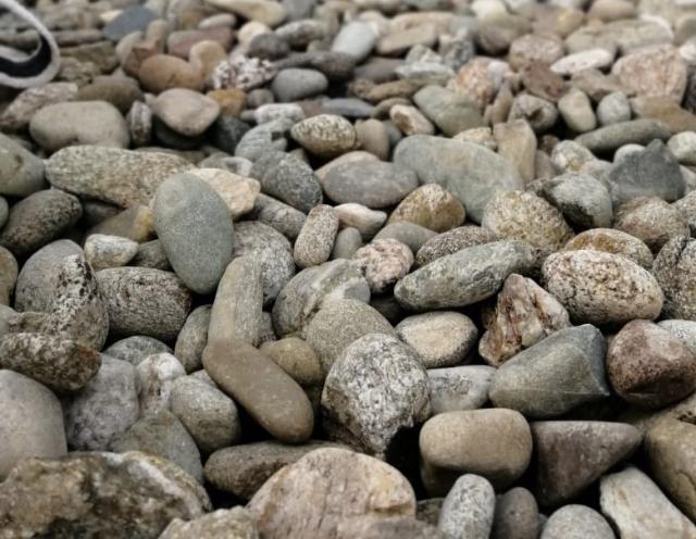 Галька речная пестрая (20-40 мм.)  купить в Чебоксарах от производителя, без посредников